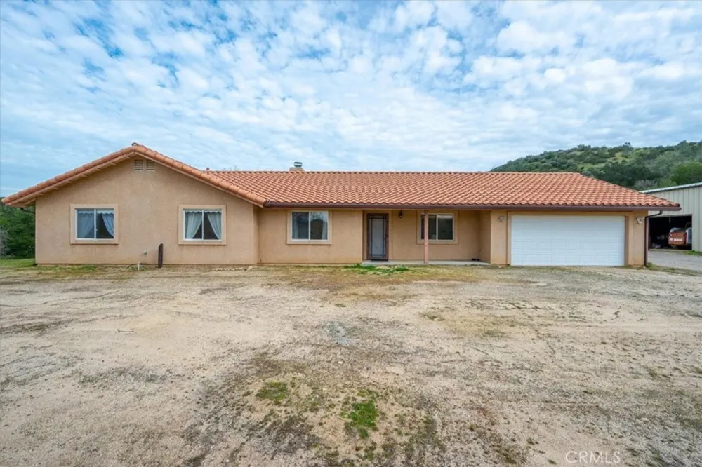 3151 Parkhill Santa Margarita, CA 93453
