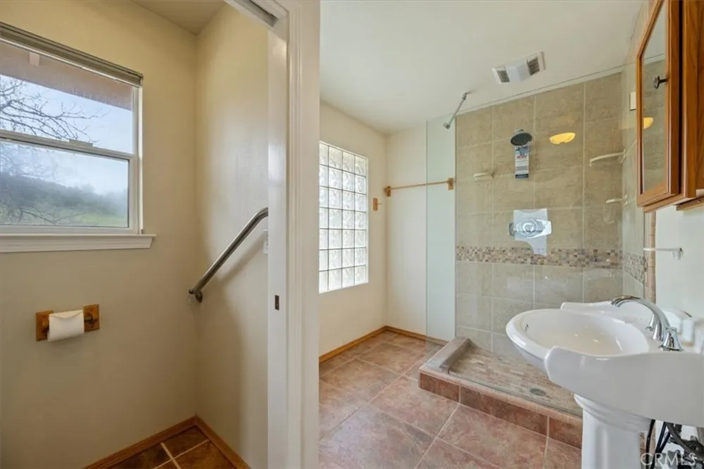 3151 Parkhill Santa Margarita, CA 93453