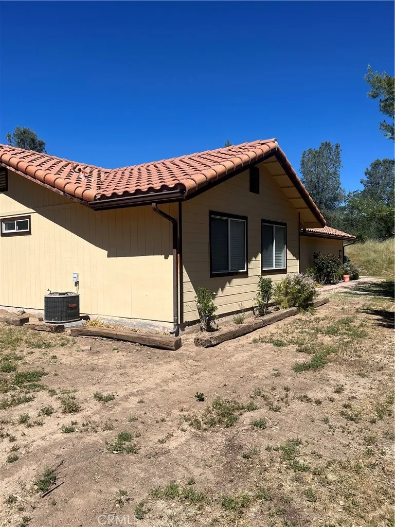 3151 Parkhill Santa Margarita, CA 93453