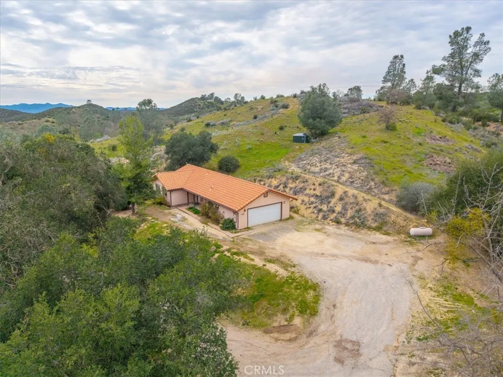 3151 Parkhill Santa Margarita, CA 93453