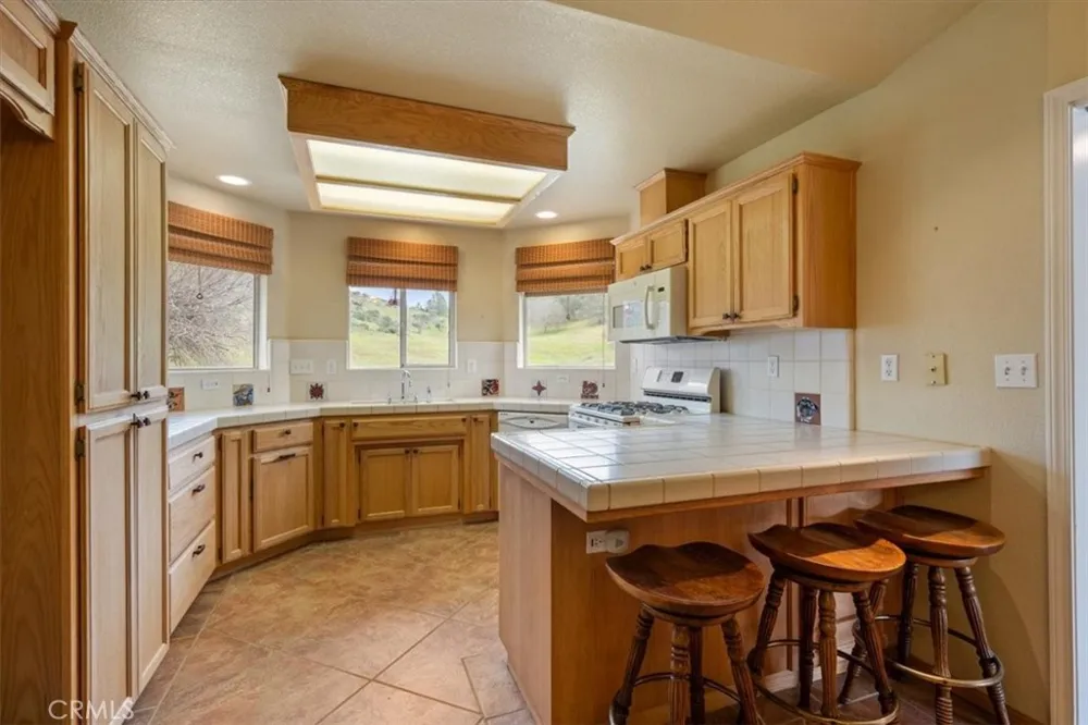 3151 Parkhill Santa Margarita, CA 93453