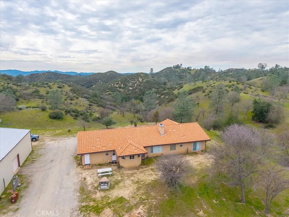 3151 Parkhill Santa Margarita, CA 93453