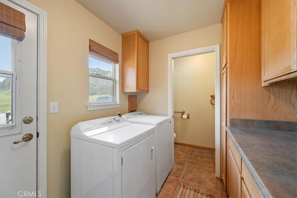3151 Parkhill Santa Margarita, CA 93453