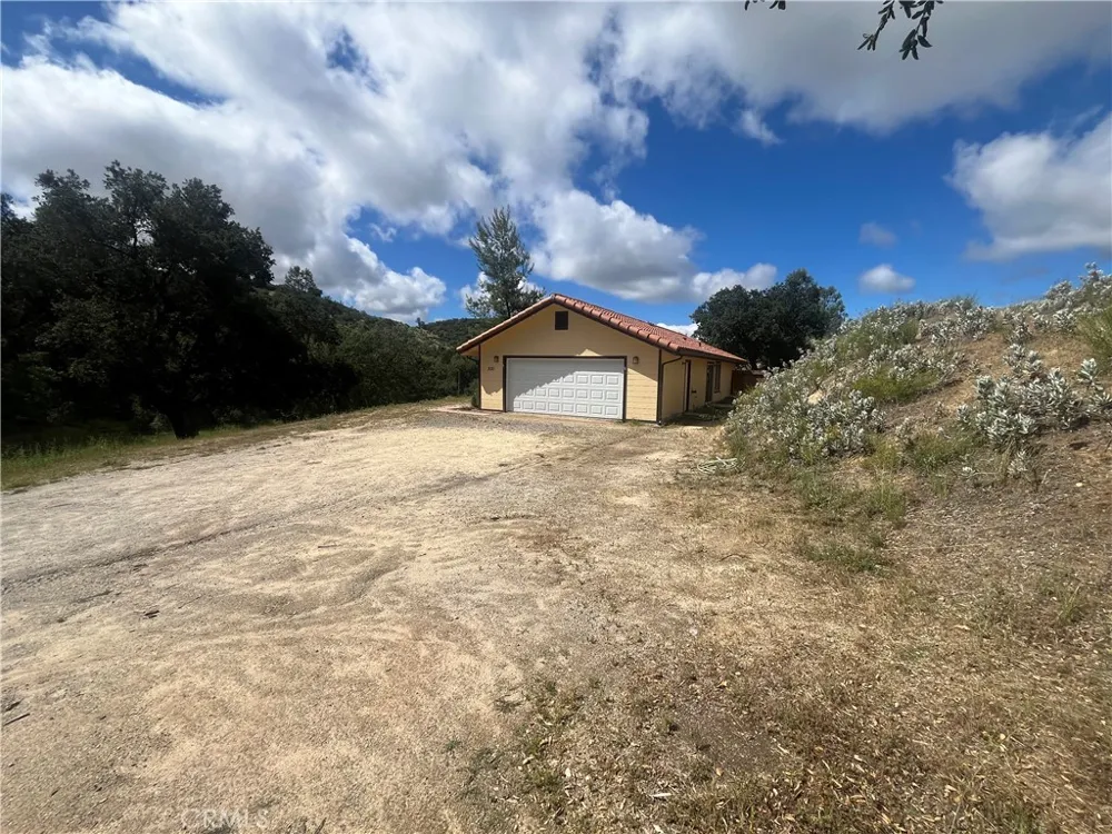 3151 Parkhill Santa Margarita, CA 93453