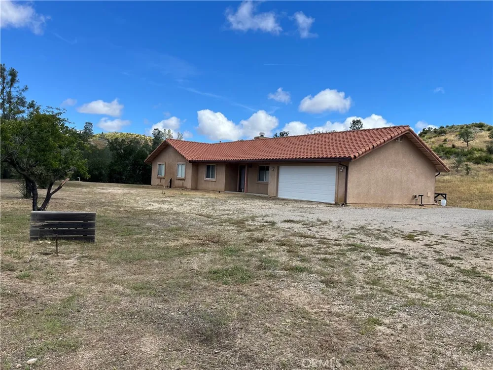 3151 Parkhill Santa Margarita, CA 93453