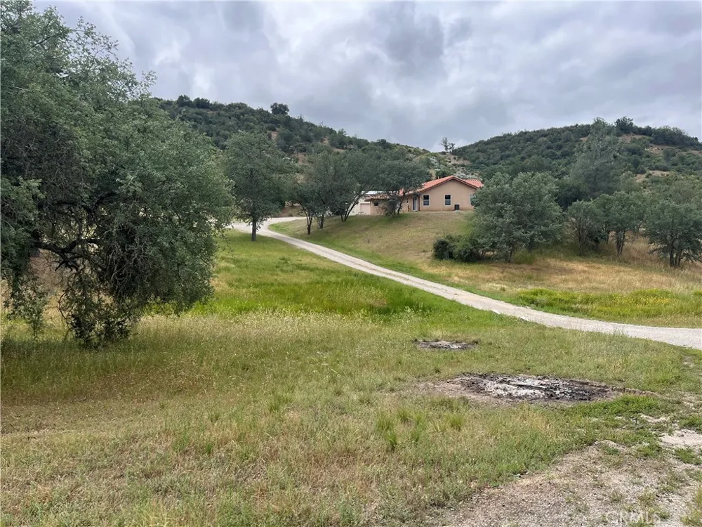 3151 Parkhill Santa Margarita, CA 93453