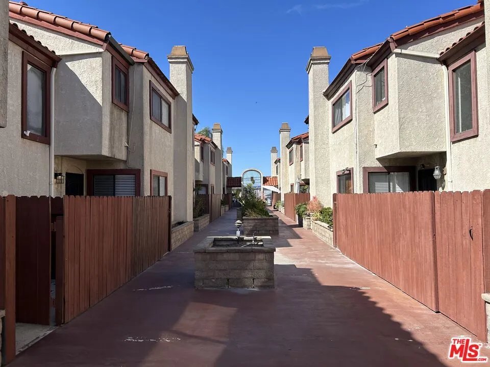 1450 W 146th Street #14 Gardena, CA 90247