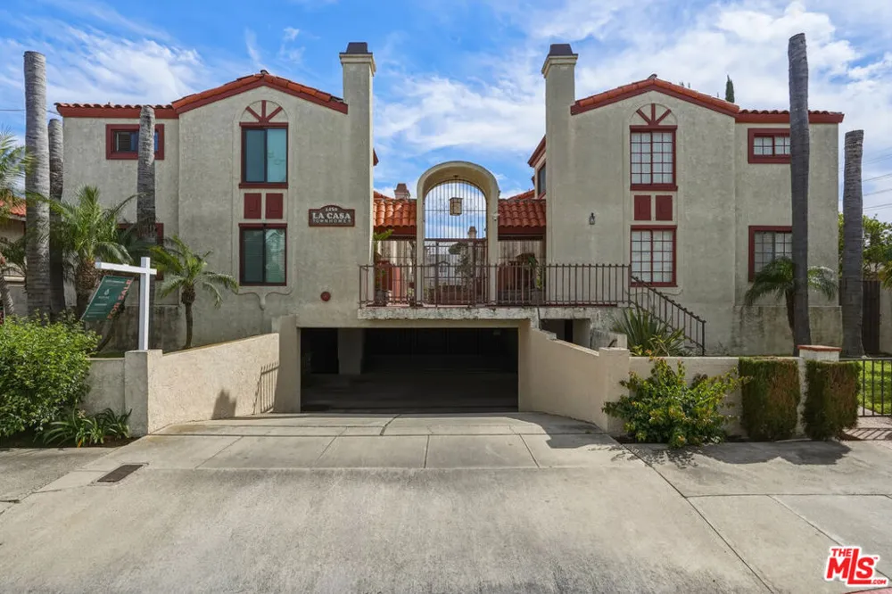 1450 W 146th Street #14 Gardena, CA 90247