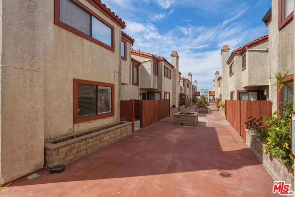 1450 W 146th Street #14 Gardena, CA 90247