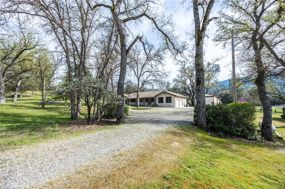 45344 S Oakview Oakhurst, CA 93644