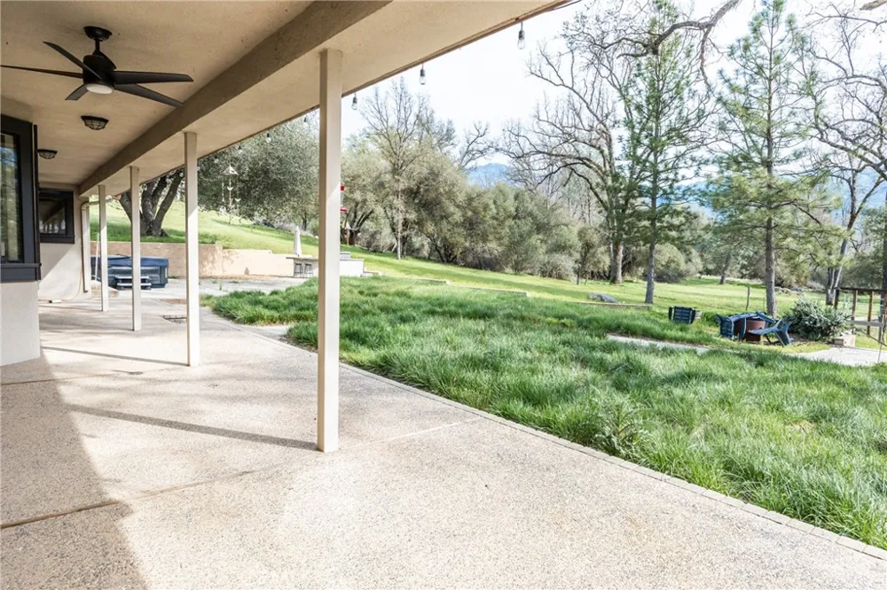 45344 S Oakview Oakhurst, CA 93644