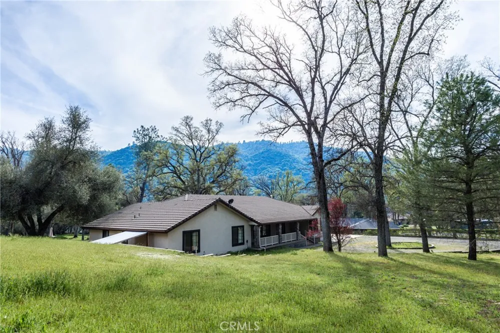 45344 S Oakview Oakhurst, CA 93644