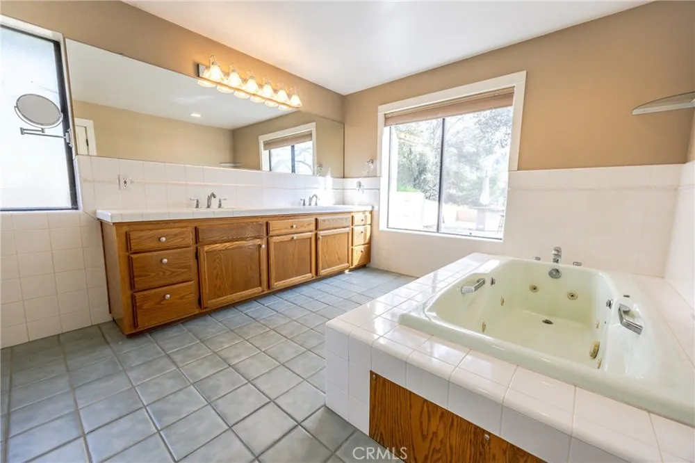 45344 S Oakview Oakhurst, CA 93644