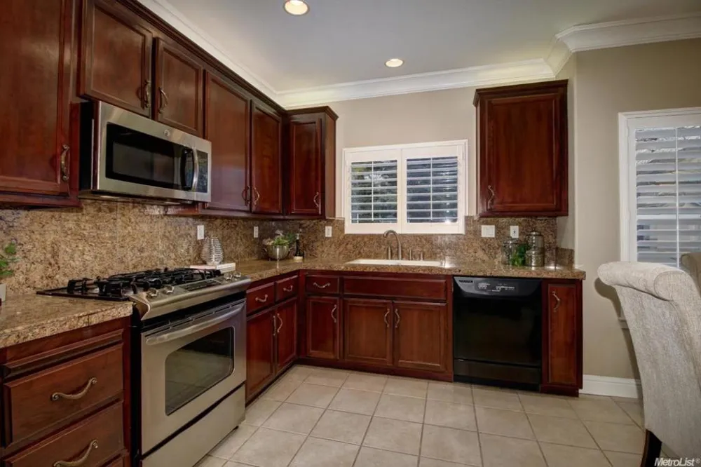 3520 Emerson Drive Roseville, CA 95661