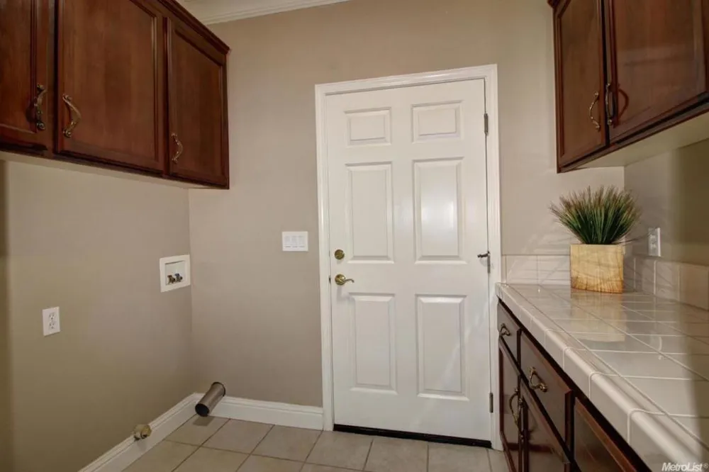 3520 Emerson Drive Roseville, CA 95661