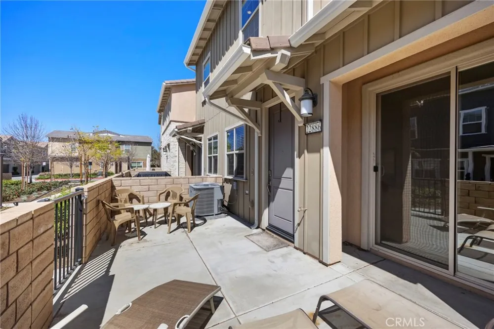 22886 Concord Saugus, CA 91350