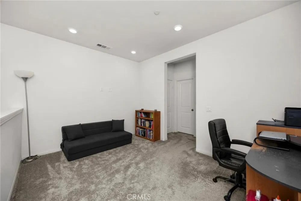 22886 Concord Saugus, CA 91350
