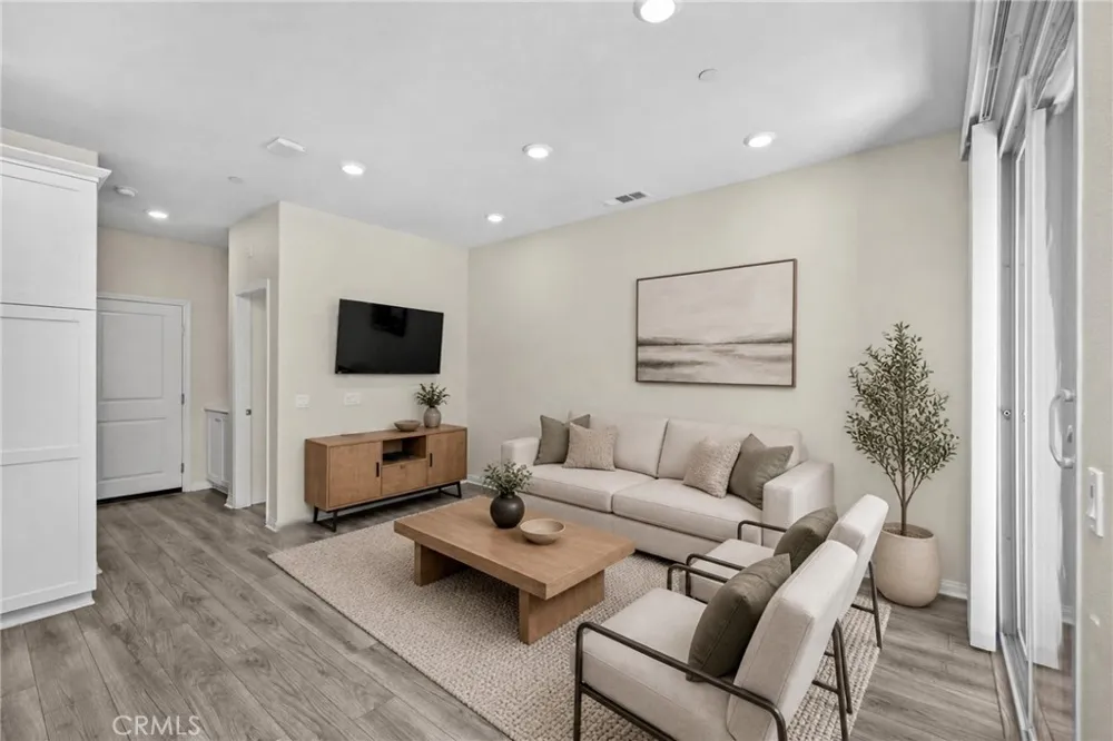 22886 Concord Saugus, CA 91350