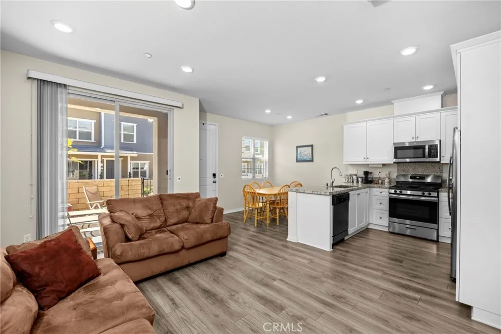 22886 Concord Saugus, CA 91350