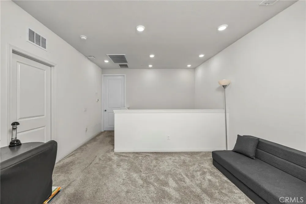 22886 Concord Saugus, CA 91350