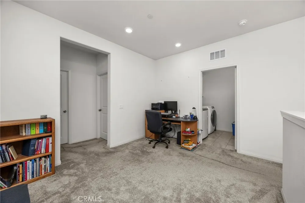 22886 Concord Saugus, CA 91350