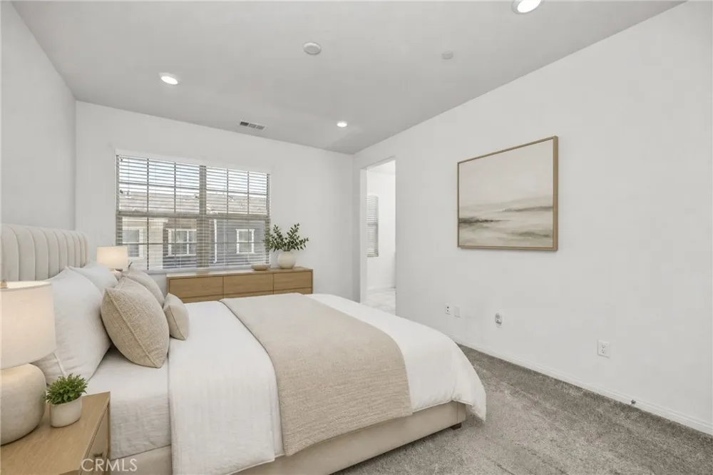22886 Concord Saugus, CA 91350