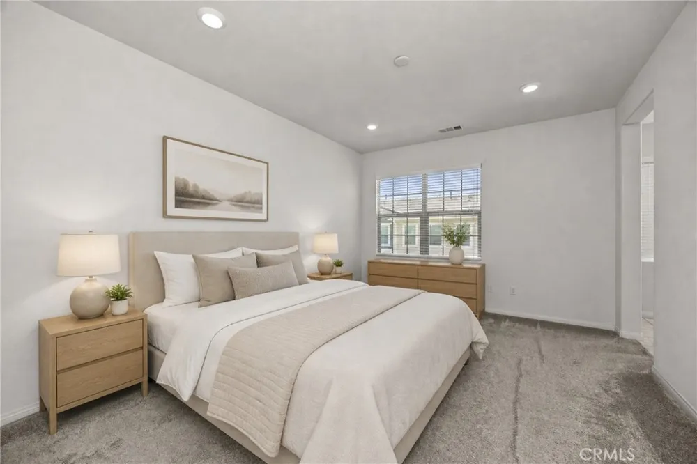 22886 Concord Saugus, CA 91350