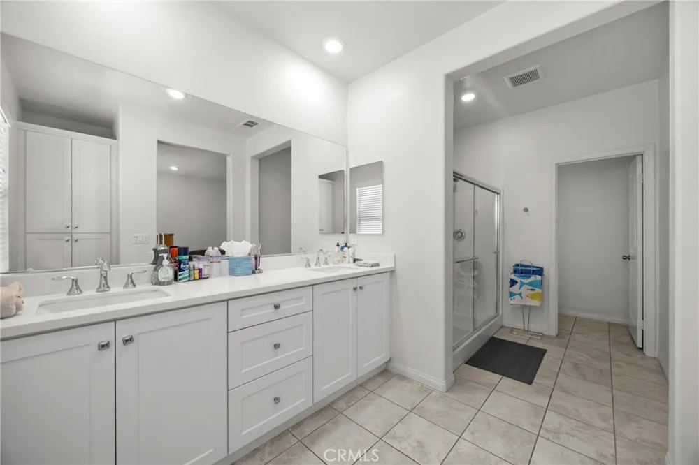 22886 Concord Saugus, CA 91350