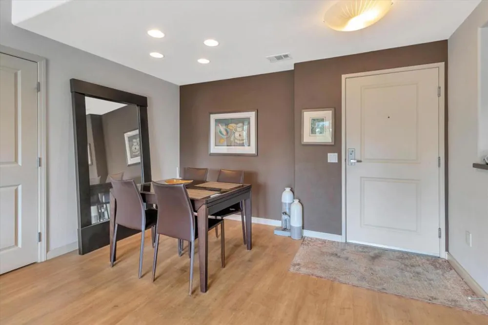 912 Campisi Way #311 Campbell, CA 95008