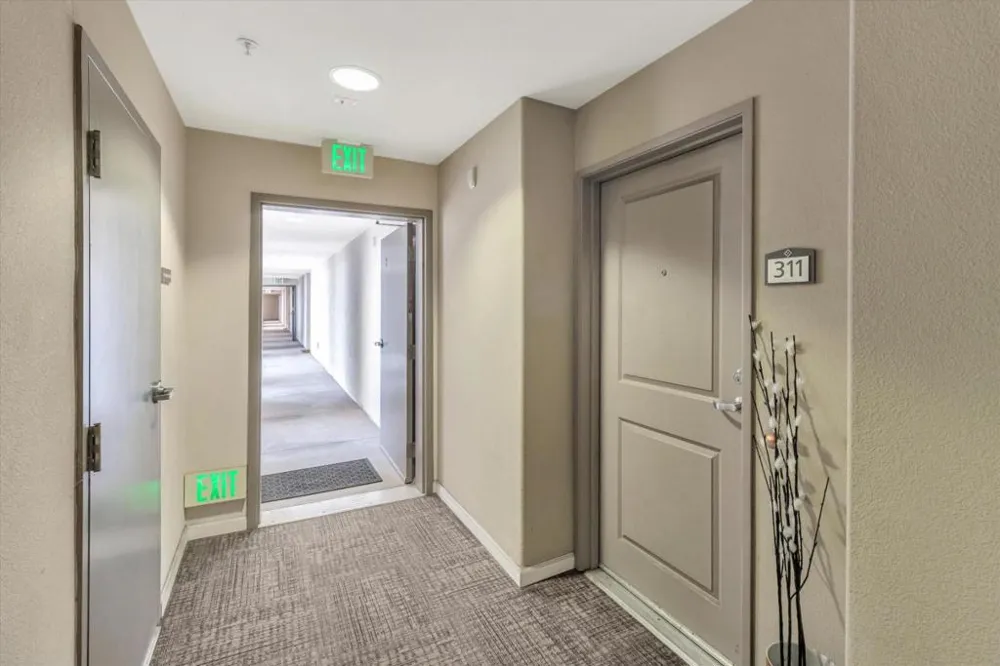 912 Campisi Way #311 Campbell, CA 95008
