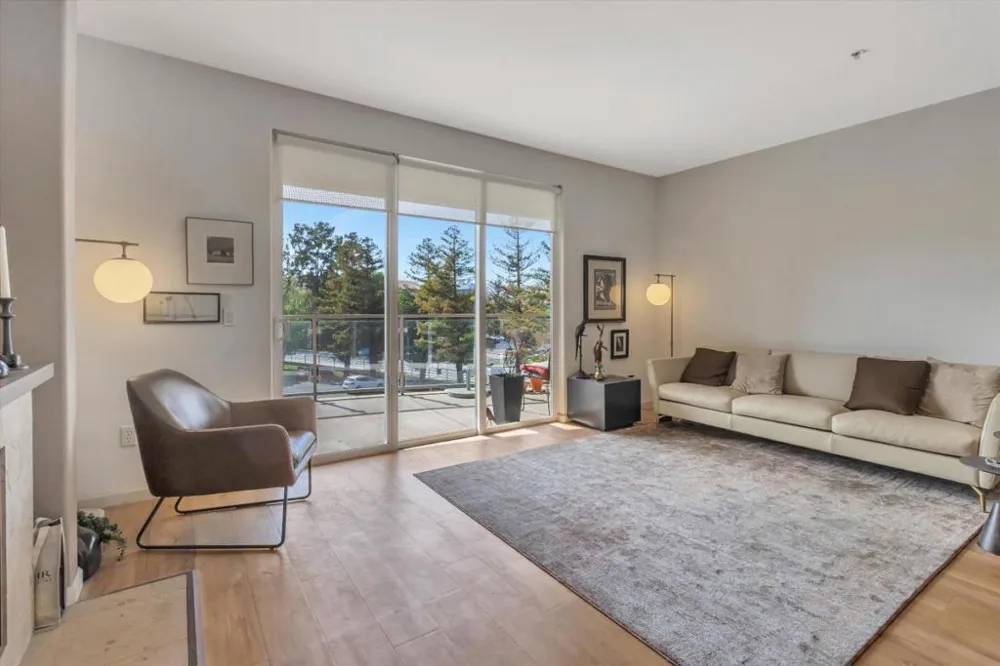 912 Campisi Way #311 Campbell, CA 95008