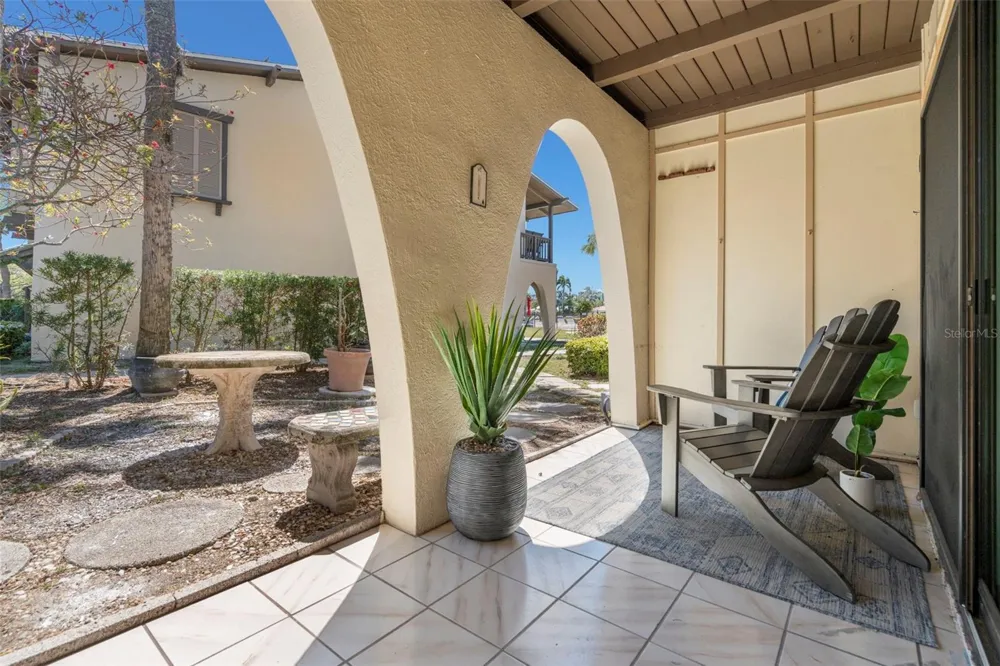 505 PLAZA SEVILLE COURT #11 Treasure Island, FL 33706
