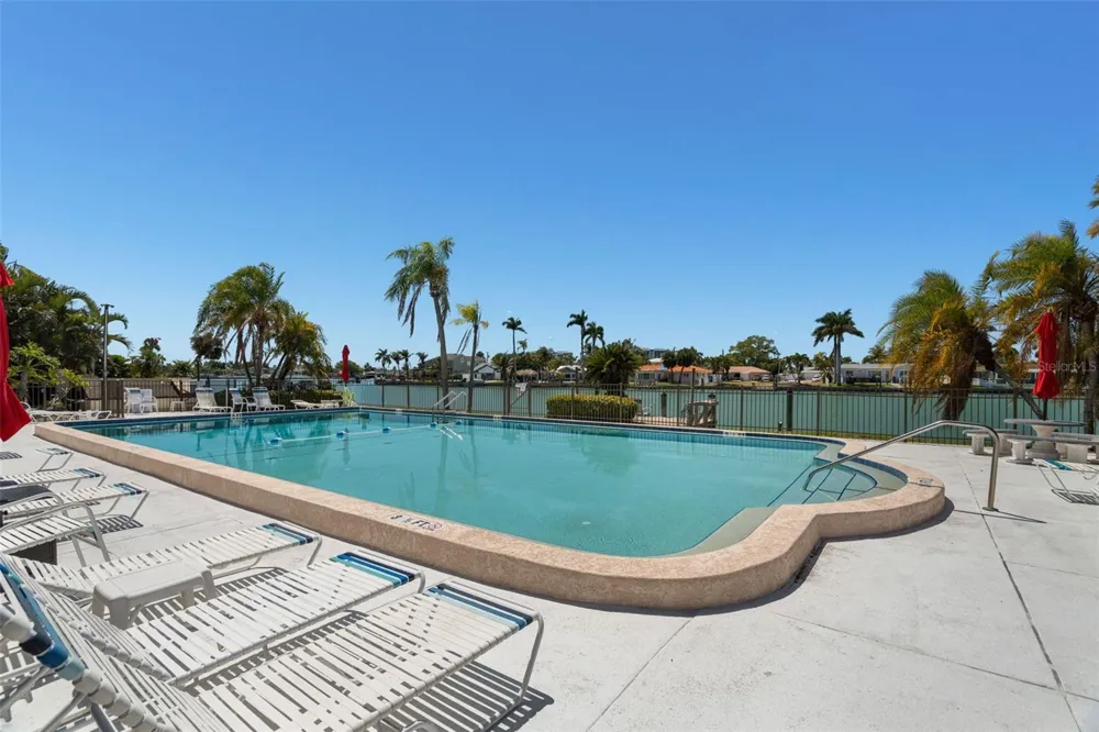 505 PLAZA SEVILLE COURT #11 Treasure Island, FL 33706