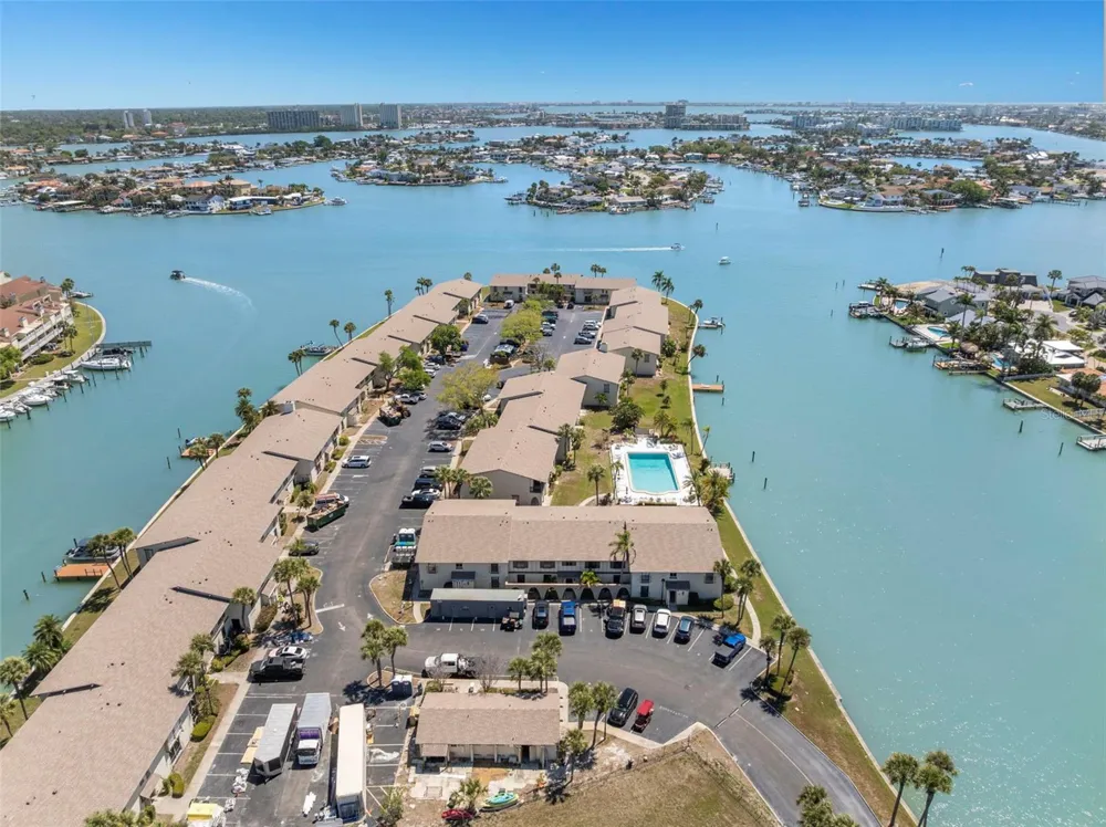 505 PLAZA SEVILLE COURT #11 Treasure Island, FL 33706