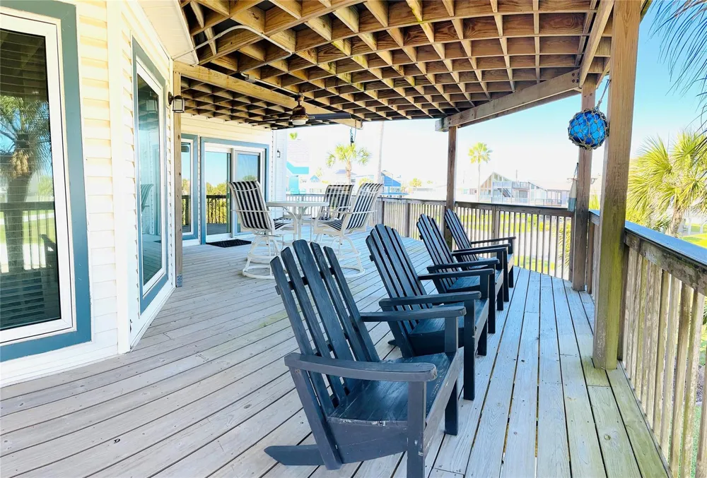 4119 Campeche Court Galveston, TX 77554