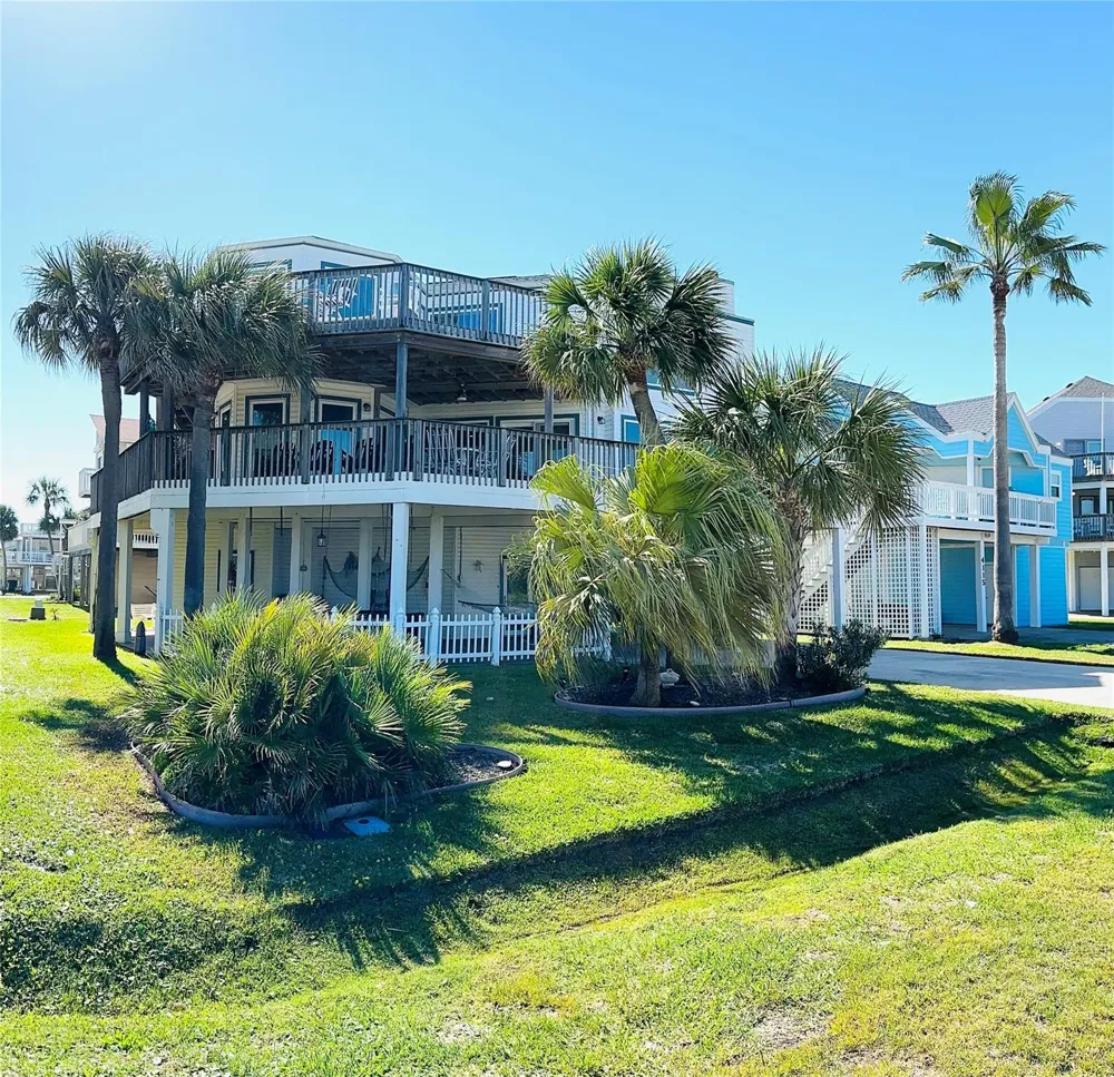 4119 Campeche Court Galveston, TX 77554