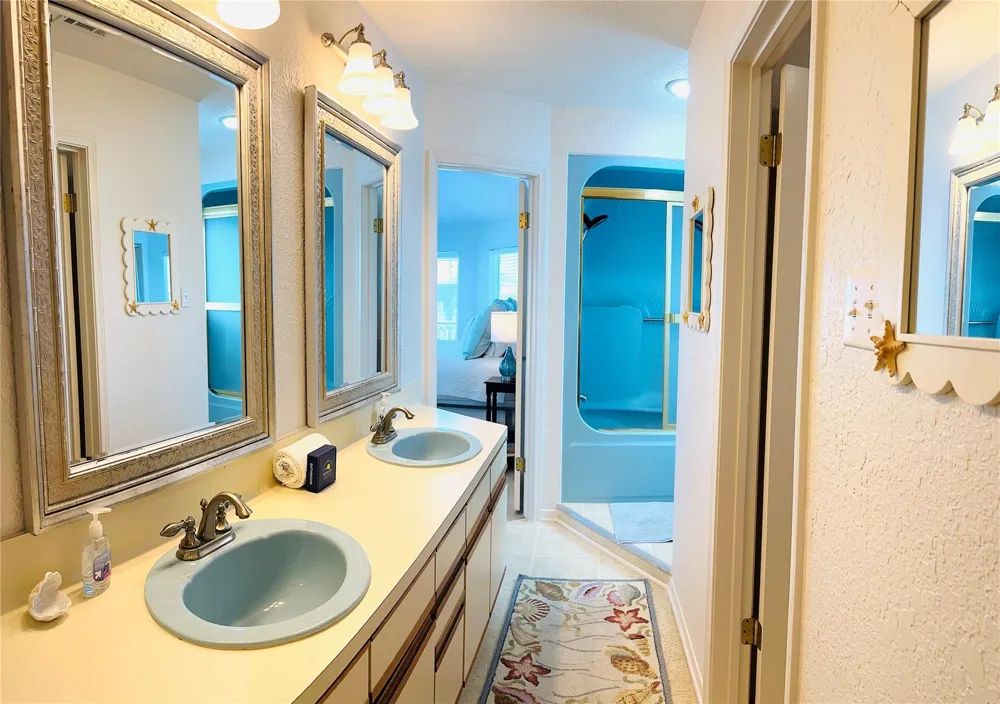 4119 Campeche Court Galveston, TX 77554