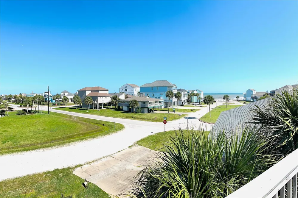 4119 Campeche Court Galveston, TX 77554