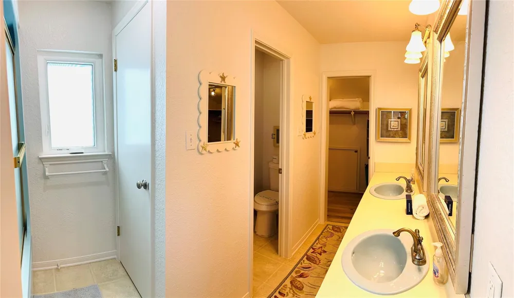 4119 Campeche Court Galveston, TX 77554