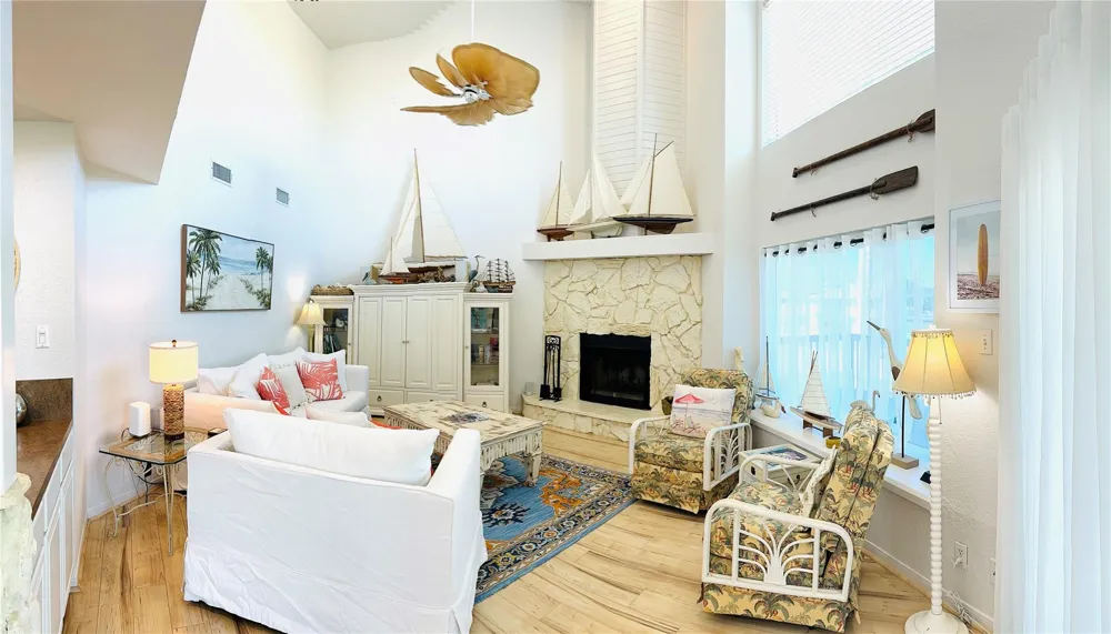 4119 Campeche Court Galveston, TX 77554