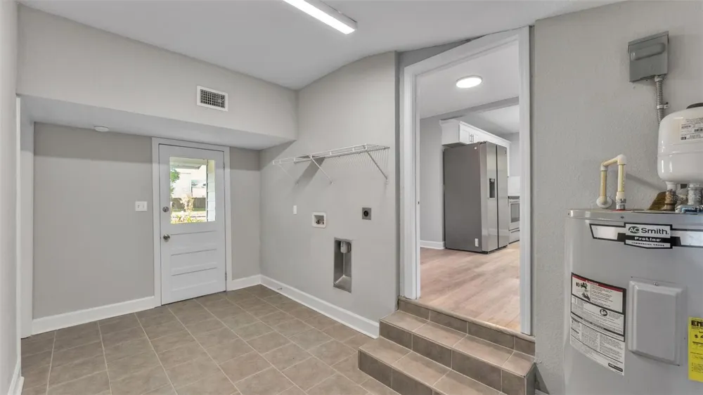 1317 W BELMAR STREET Lakeland, FL 33815