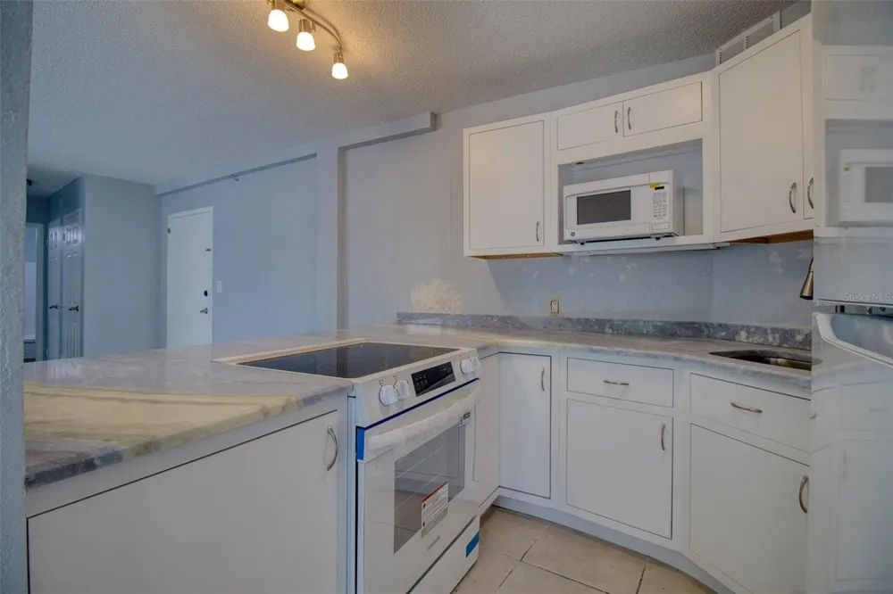 3315 58TH AVENUE S #112 St Petersburg, FL 33712