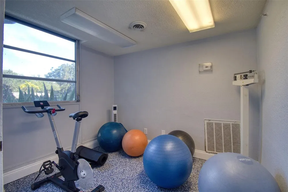 3315 58TH AVENUE S #112 St Petersburg, FL 33712