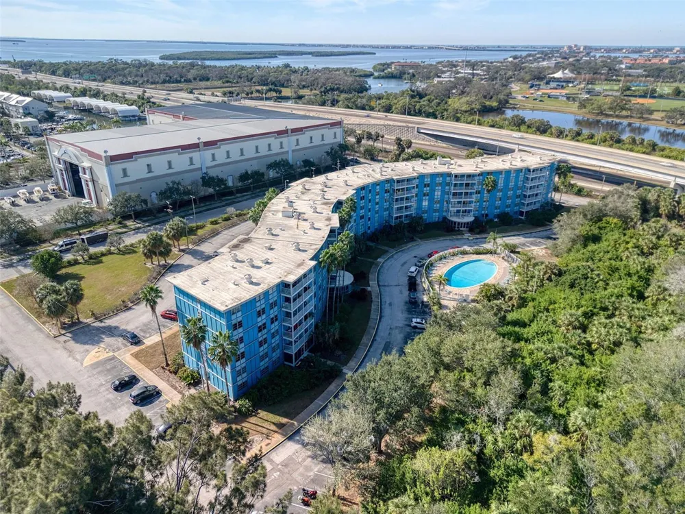 3315 58TH AVENUE S #112 St Petersburg, FL 33712