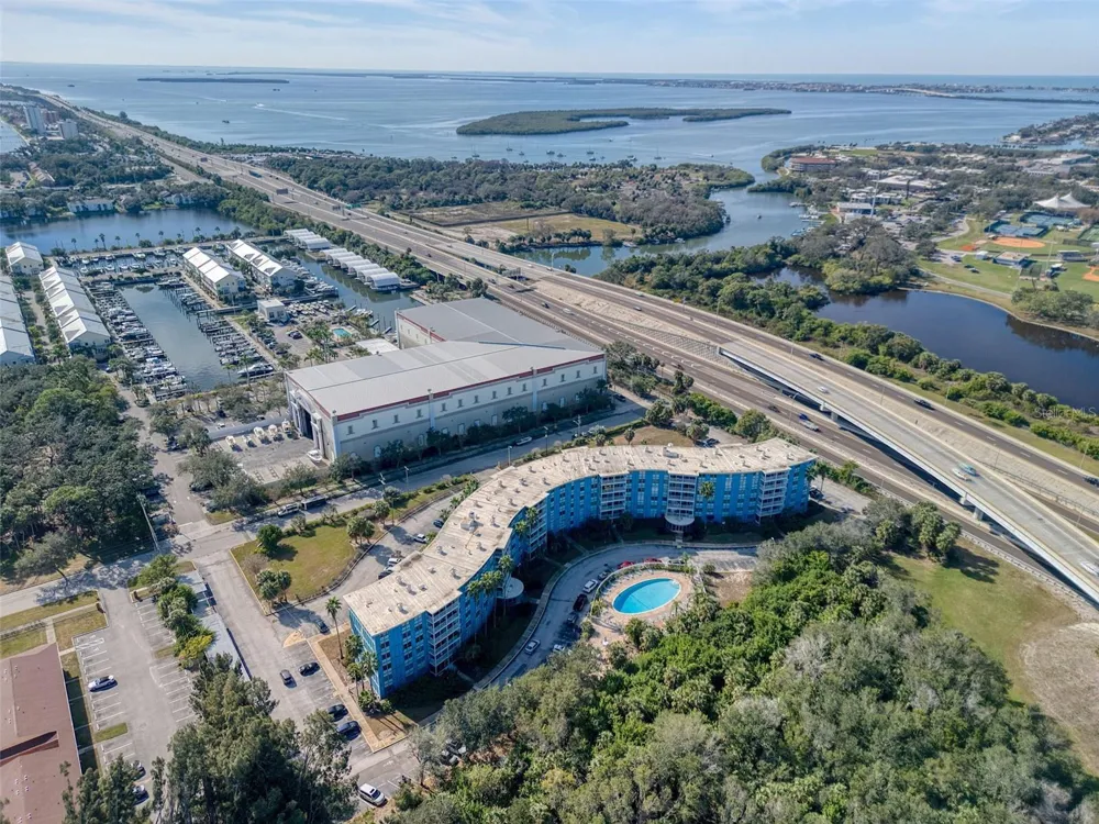 3315 58TH AVENUE S #112 St Petersburg, FL 33712