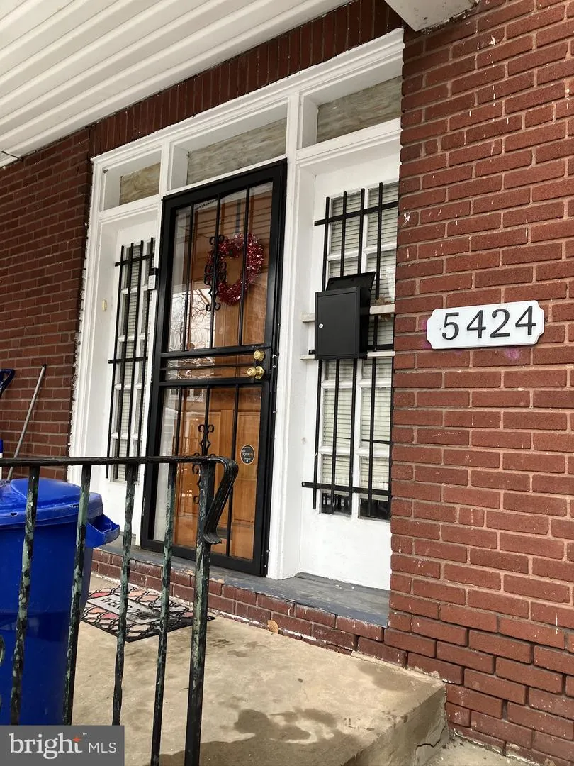 5424 WARNOCK STREET Philadelphia, PA 19141