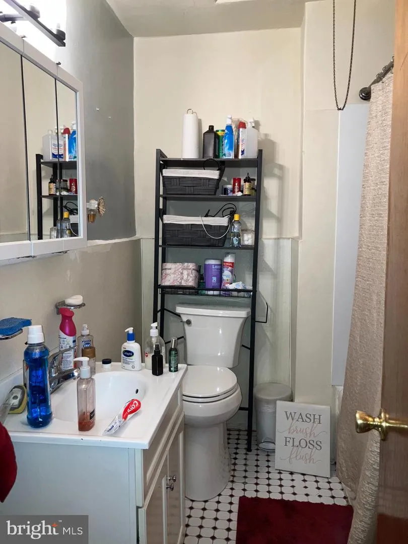 5424 WARNOCK STREET Philadelphia, PA 19141