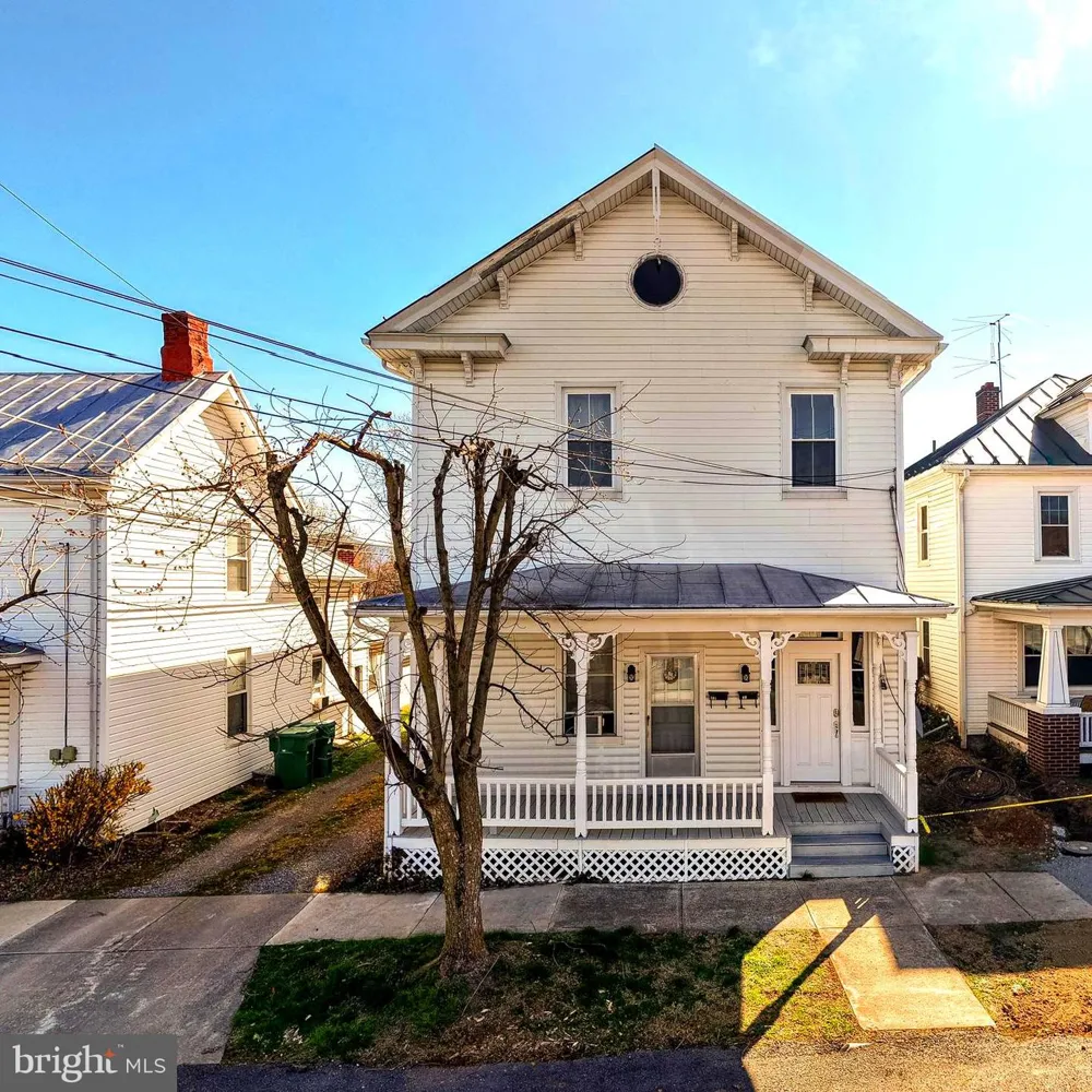 10 DEFORD AVENUE Luray, VA 22835