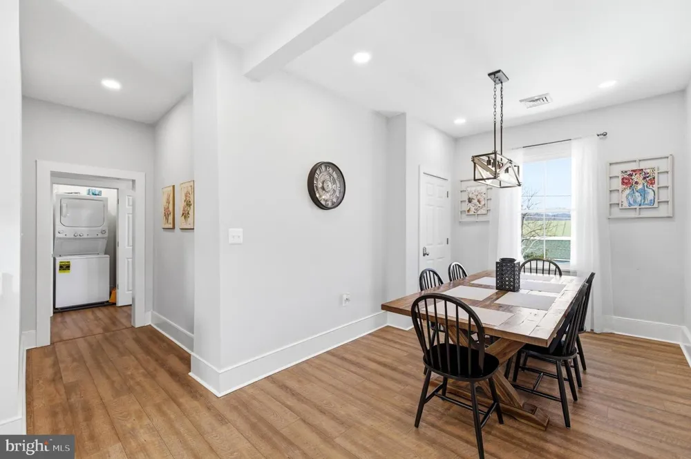 10 DEFORD AVENUE Luray, VA 22835