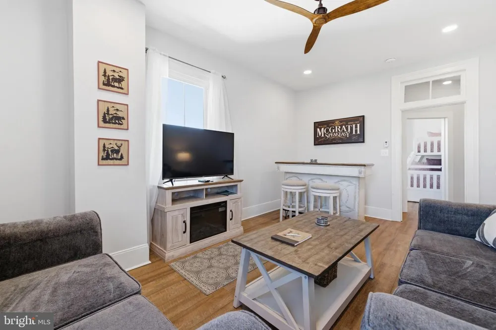 10 DEFORD AVENUE Luray, VA 22835